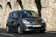 Erweiterte Ausstattungen für Renault Kompaktmodell Modus jetzt mit ESP in Serie